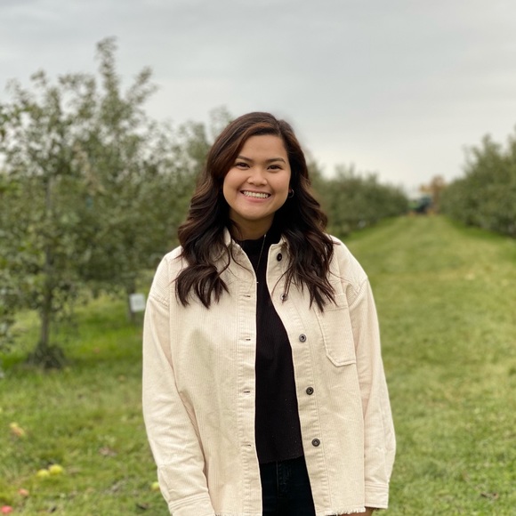 Meet your Posher, Ariane - Picture 1 of 1